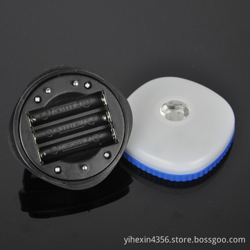 Energy-saving protable led camping light with handle